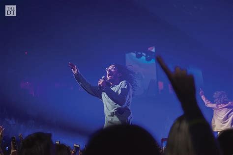 Hillsong UNITED concert brings fans together to worship, celebrate | La Vida | dailytoreador.com