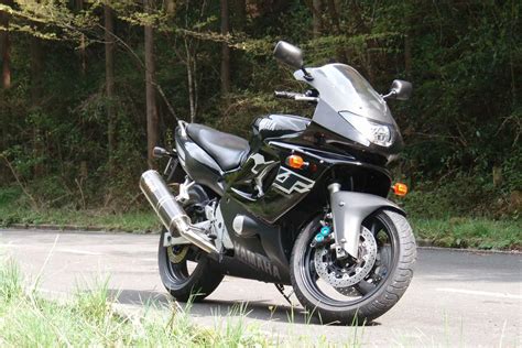 Yamaha YZF600R Thundercat Bike (Specs & Review) - Big Bike Reviews