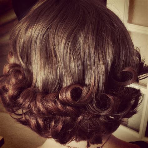 Pin curl set on short hair | Vintage hairstyles tutorial, Vintage curls ...