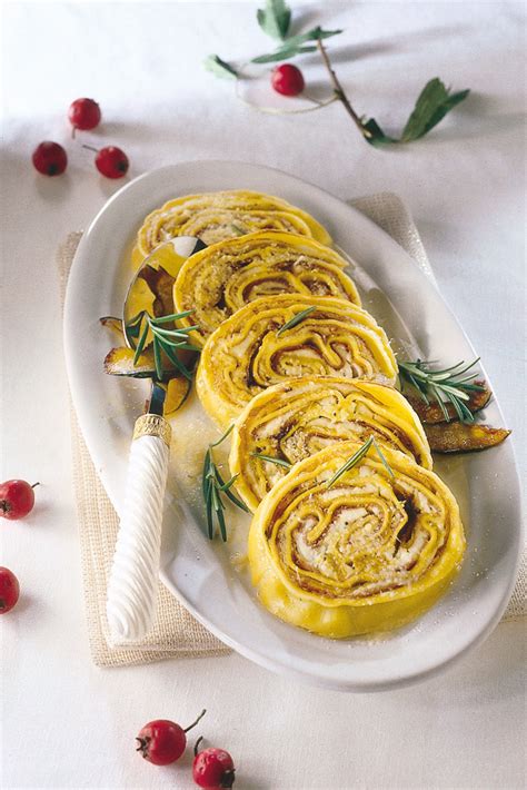 Rotolo di pasta con ripieno di zucca gialla | Sale&Pepe