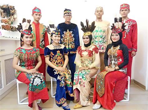 Sanggar Tari Dayak PENYEWAAN COSTUM TARI & BUSANA ETNIK