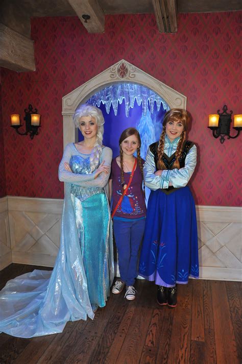 Frozen’s Anna and Elsa Meet and Greet at Disneyland – Is it really ...