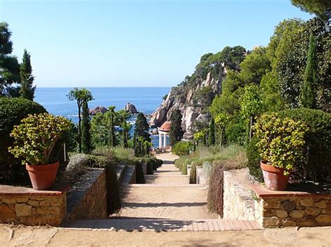 Escaping Crowds Barcelona: Blanes' Botanical Garden - Avoid Crowds