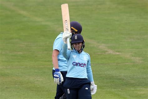 Tammy Beaumont after reaching fifty | ESPNcricinfo.com