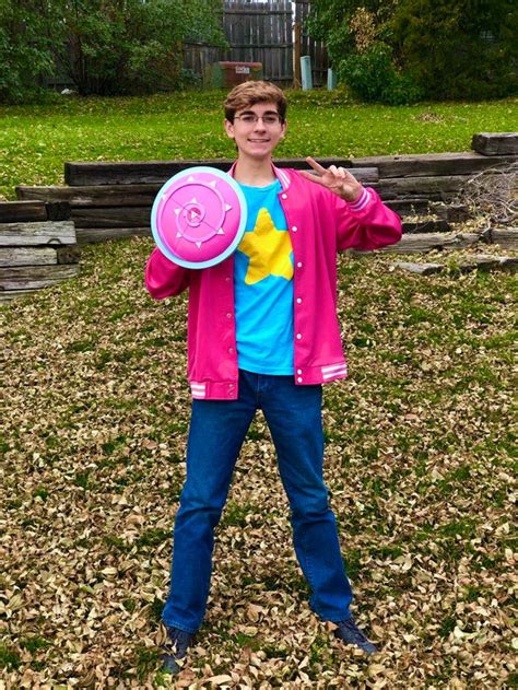 My Steven Cosplay with the 3D printed shield (That I forgot to post for a month 😅) : r ...