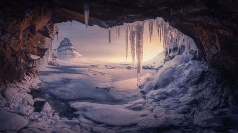 Icy cave, Iceland - Print on Canvas by Manufan63