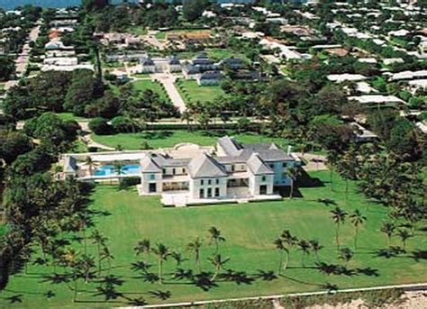 Billionaire Nelson Peltz Mortgages Monster Mansion | Palm Beach Hedge ...