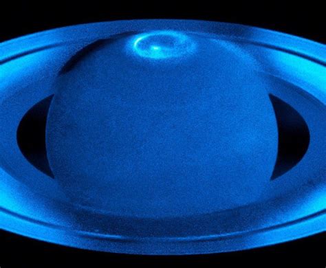 These stunning images of Saturn's auroras are groundbreaking - SlashGear