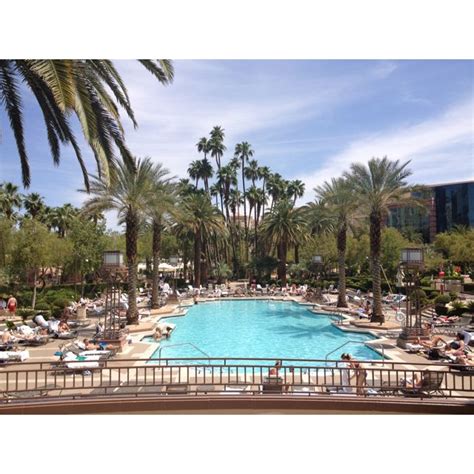 Las Vegas - MGM pool | Las vegas pool, Mgm las vegas, Vacation trips