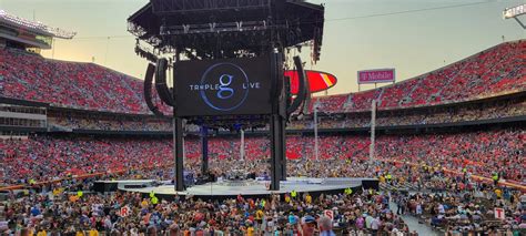 WATCH: Tomahawk chop breaks out at Arrowhead Stadium during Garth ...