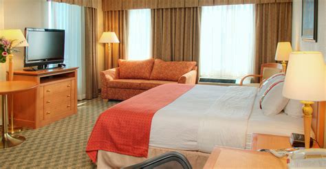 Holiday Inn & Suites North Vancouver | North Vancouver Hotels