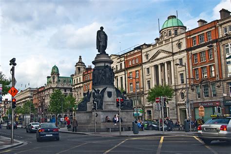 PHOTO: O'Connell Street, Main Thoroughfare in Dublin