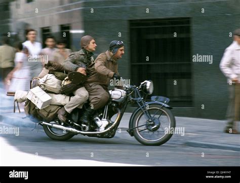 GAEL GARCIA BERNAL, RODRIGO DE LA SERNA, THE MOTORCYCLE DIARIES, 2004 ...