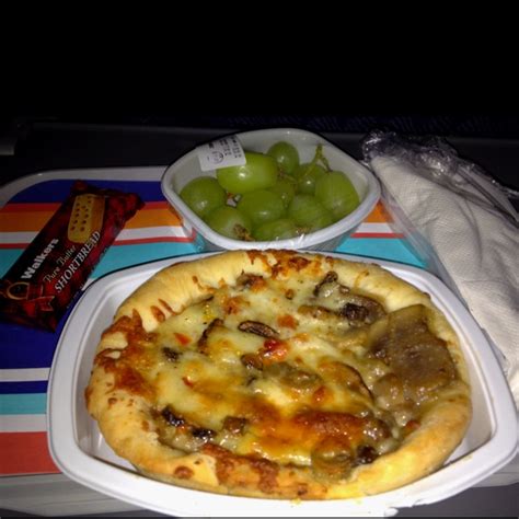 Pizza on a plane ? | Food, Pizza, Hawaiian pizza