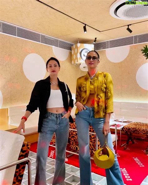 Aulia Sarah Instagram – ku kira Camila Mendes dan @bellahadid 😛🤪😎🤭 ...