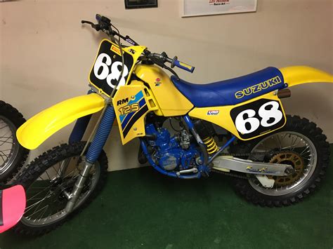 Suzuki RM125 1986 - PJGracing - Motocross Pictures - Vital MX