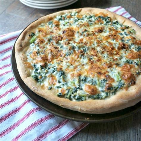 White Spinach Pizza (Florentine Pizza) | A Mind "Full" Mom