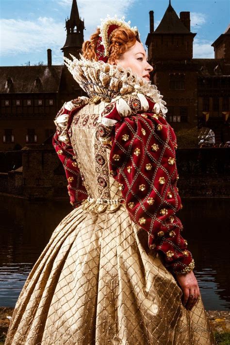 Pin by Kat Clowes on Presea | Elizabethan clothing, Elizabethan fashion, Elizabethan dress