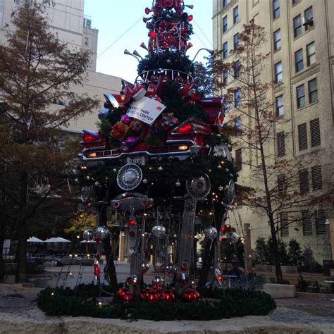 The Car Christmas Tree in Downtown Dallas - FashionWindows Blog