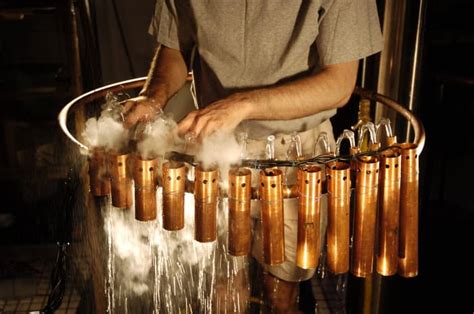 The Hydraulophone: An Instrument Played by Flowing Water - Spinditty