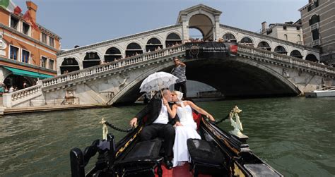 Symbolic wedding in Venice, Venetian gondola wedding