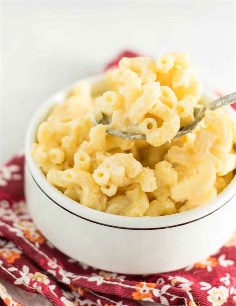 Sharp Cheddar Mac and Cheese Recipe - Build Your Bite