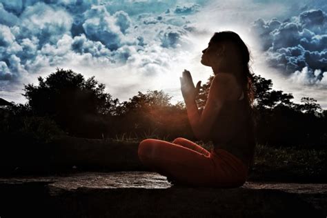 What Is Bhakti Yoga: Its Types, Benefits & Practice Guide - Fitsri