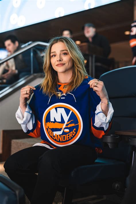 Chloe Grace Moretz Attends NY Islanders Game – BeautifulBallad