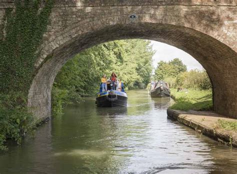 A short history of canal bridges in Britain