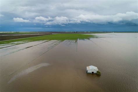 California’s once-dead Tulare Lake is nearly as large as Lake Tahoe