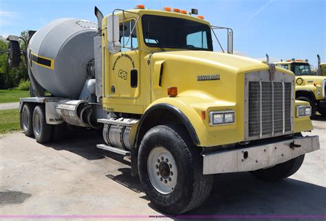 1990 Kenworth W900 mixer truck in Hillsboro, KS | Item E6409 sold | Purple Wave