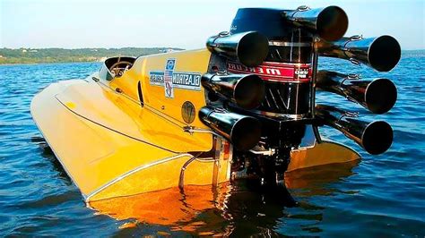 15 Fastest Boats Ever Made | Simply Amazing Stuff