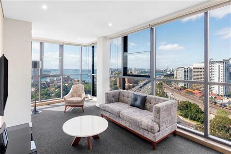 Meriton Suites North Sydney - Compare Deals