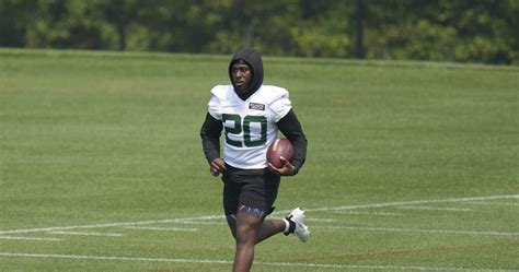 Jets' Breece Hall to Start Training Camp on PUP List amid Knee Injury ...