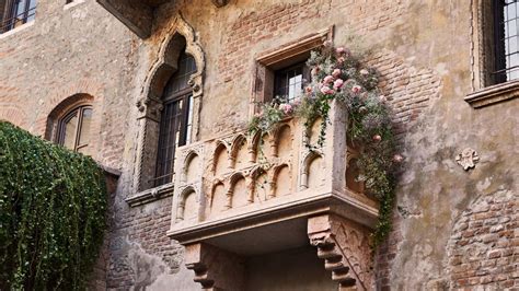 You Can Stay in Verona's Famous Romeo and Juliet House This Valentine's ...