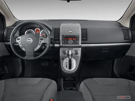 2010 Nissan Sentra Interior | U.S. News & World Report