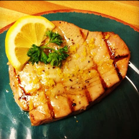 Lemon Garlic Tuna Steaks Marinade: 1/4c lemon juice, 1T veg oil, 2 ...