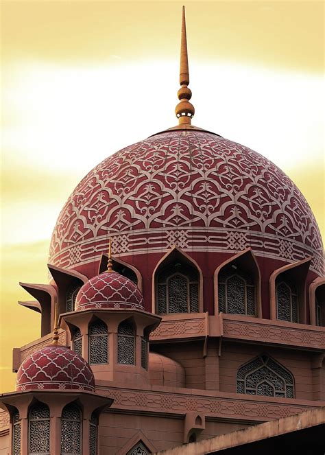 Putra Mosque inPutrajaya, Malaysia | Mosque architecture, Islamic art, Mosque