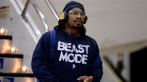 Marshawn Lynch makes waves at Super Bowl media day - Buffalo Rumblings