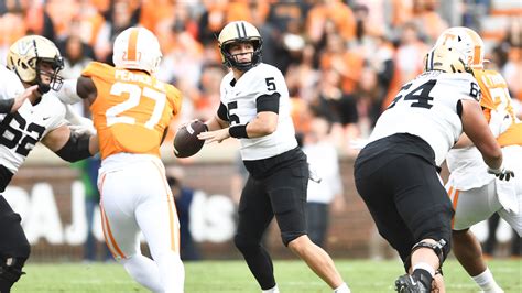 Why Vanderbilt vs Tennessee showed Vanderbilt’s issues at quarterback