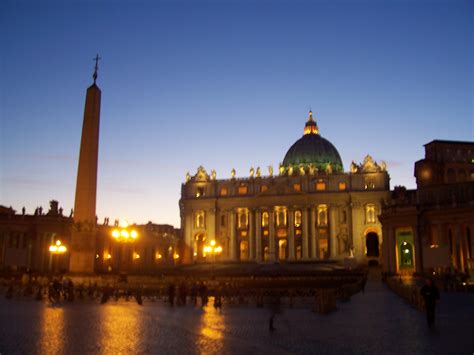 See the Vatican Museums at night: illuminate your experience