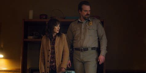 Stranger Things: Hopper/Joyce Romance Possible | Screen Rant