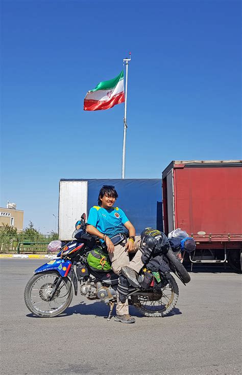 Vietnamese globetrotter returns home after over 1,000 days around world on motorbike | Tuoi Tre News