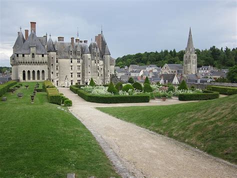 castle, saint-aubin-sur-loire, saone-et-loire, burgundy, france | Pikist