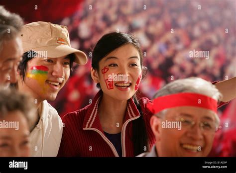 crowd cheering in stadium Stock Photo - Alamy