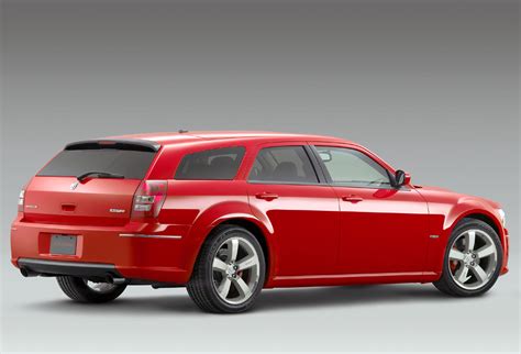 2008 Dodge Magnum SRT-8 Specs, Top Speed & Engine Review