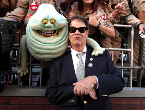 Dan Aykroyd Uncrosses Streams, Now Calls Paul Fieg's 'Ghostbusters ...