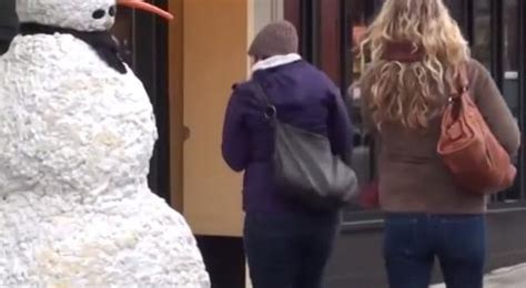 The best snowman prank EVER! - Woman