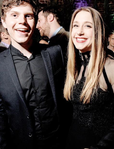 Evan Peters and Taissa Farmiga at Vanity Fair’s Young Hollywood Party 2015 | Séries tv