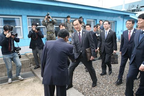 North and South Korea Set a Date for Summit Meeting at Border - The New York Times